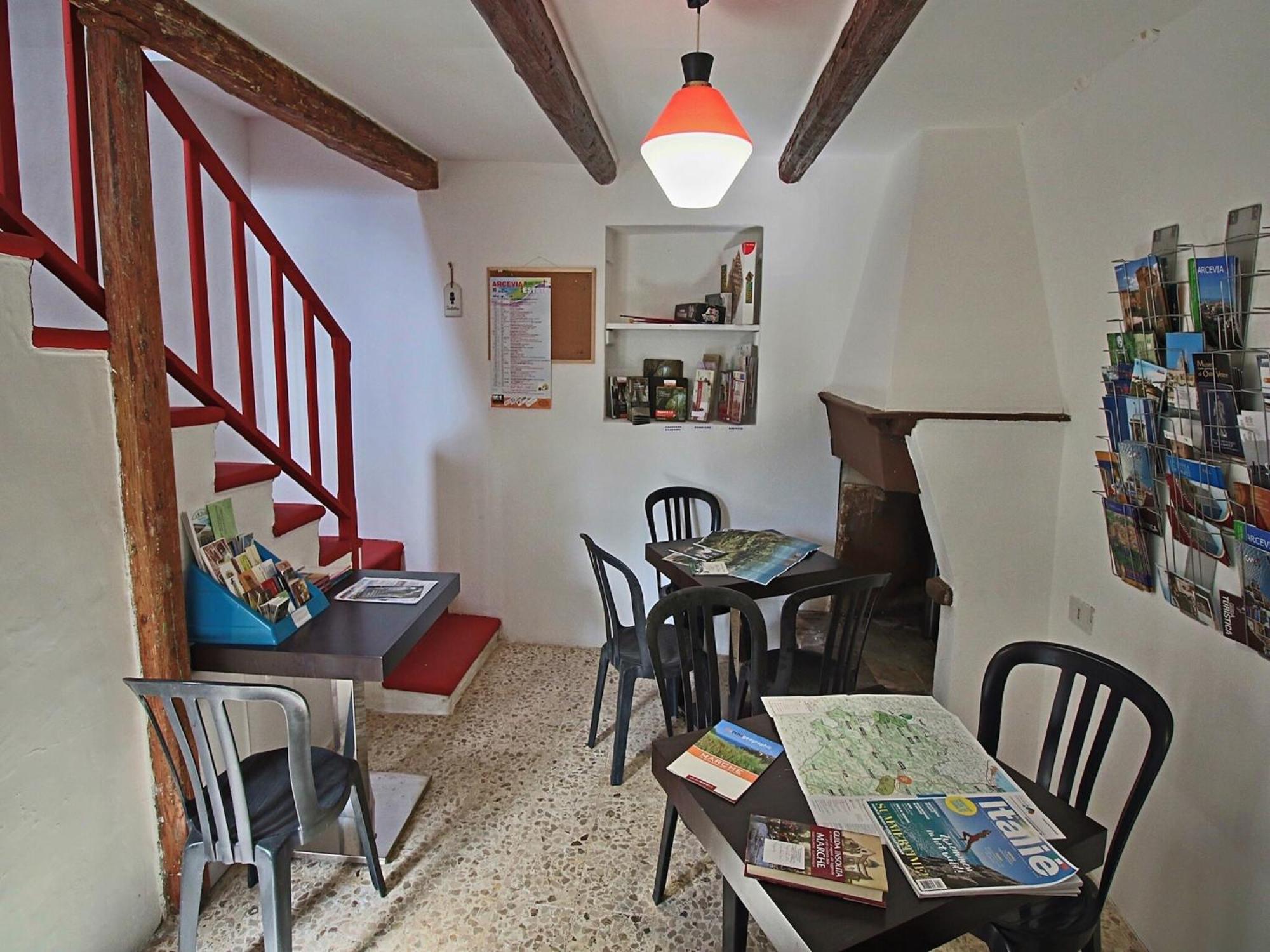 Nice Flat In Arcevia With Swimming Pool Ngoại thất bức ảnh