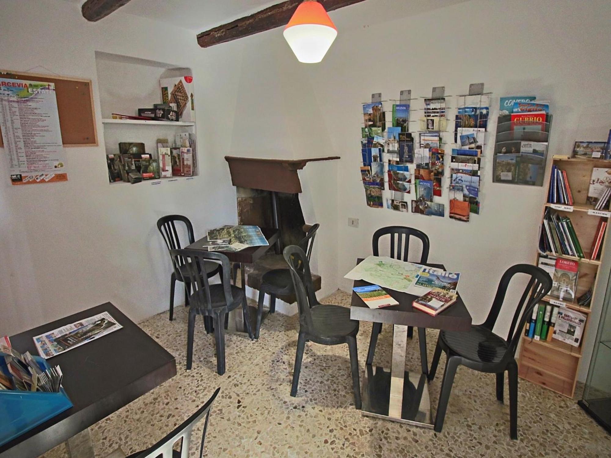 Nice Flat In Arcevia With Swimming Pool Ngoại thất bức ảnh